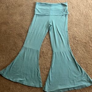 Foldover flare yoga pants - L